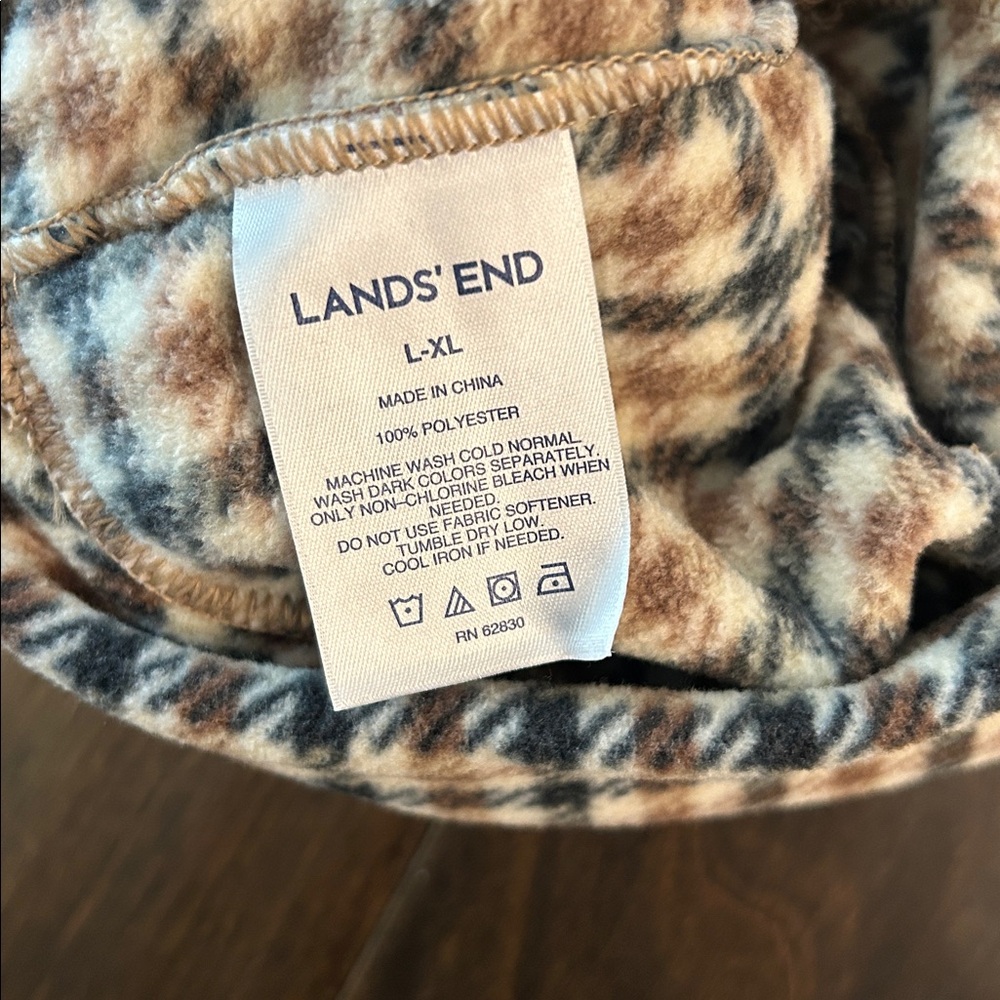 Lands' End Cozy Plaid Fleece Hat - L/XL - Picture 3 of 3